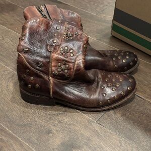 BED STU Studded Brown Leather Boots sz 6.5